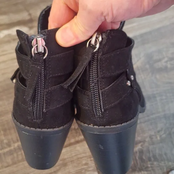 Booties - Picture 4 of 4